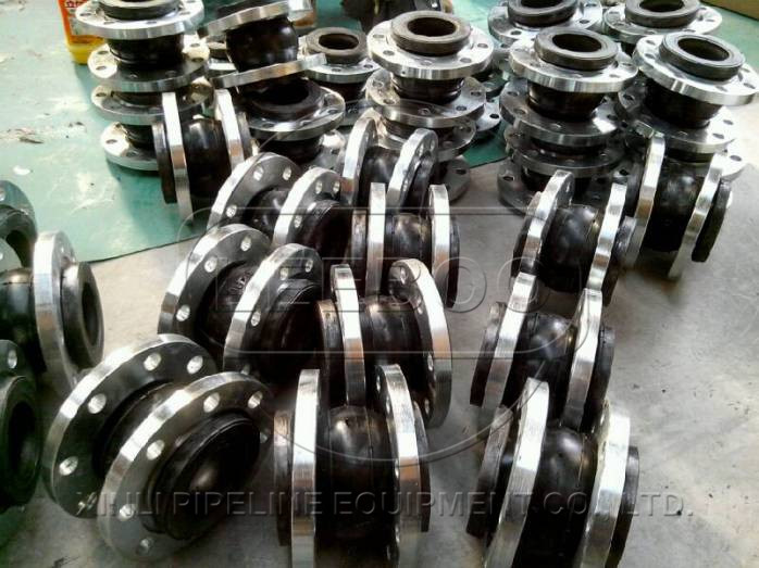 河北省石家莊市正定縣生產(chǎn)廠家的單球體<a href=http://m.wuhxjl.com target=_blank class=infotextkey>橡膠接頭</a>